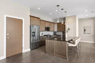 225 John H McConnell Blvd, Columbus, OH 43215 - Photo 18