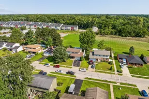 6910 Roundelay Rd N, Reynoldsburg, OH 43068 - Photo 32