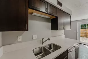 2853 Avati Dr, Columbus, OH 43207 - Photo 18