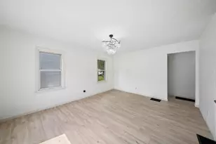 2476 Argyle Dr, Columbus, OH 43219 - Photo 8