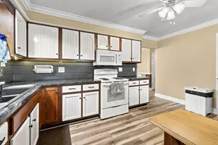 223 E North St, Crestline, OH 44827 - Photo 14