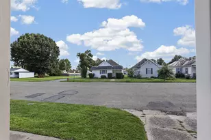 586 E Main St, Logan, OH 43138 - Photo 8