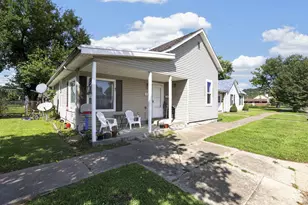 586 E Main St, Logan, OH 43138 - Photo 2