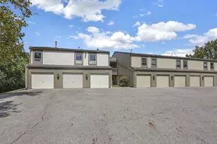 1212 Lake Shore Dr, Columbus, OH 43204 - Photo 2