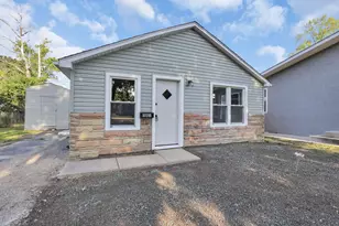 561 Erickson Ave, Whitehall, OH 43213 - Photo 6
