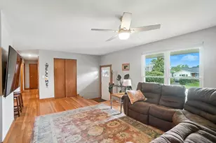 3890 Tamara Dr, Grove City, OH 43123 - Photo 6