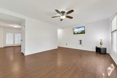 631 Simbury Street, Columbus, OH 43228 - Photo 2