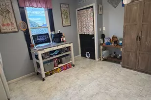 595 E Hunter St, Logan, OH 43138 - Photo 6