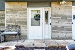 4475 Beacon Hill Rd, Columbus, OH 43228 - Photo 14