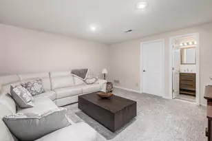 3678 Lakestone Cir, Hilliard, OH 43026 - Photo 10