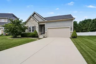 356 Ridgefield Dr, Delaware, OH 43015 - Photo 2