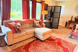 3715 Montclair Dr, Columbus, OH 43219 - Photo 2