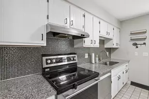 5748 N Meadows Blvd, Columbus, OH 43229 - Photo 12