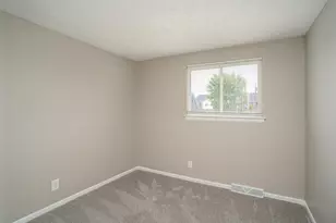 3461 Dillward Dr, Columbus, OH 43219 - Photo 12