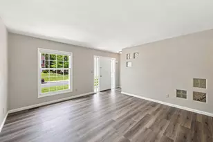 5538 Brackenridge Ave, Columbus, OH 43228 - Photo 6