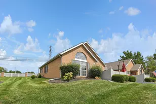 5350 Pond View Dr, Westerville, OH 43081 - Photo 2