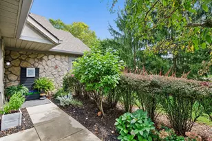 8612 Stonewoods Ln, Powell, OH 43065 - Photo 4
