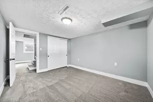 1885 Case Rd, Columbus, OH 43224 - Photo 32