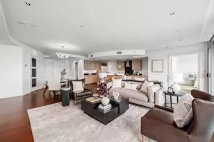 1 Miranova Pl, Columbus, OH 43215 - Photo 4