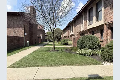 2802 Churchill Drive #33, Columbus, OH 43221 - Photo 2