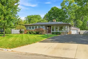 1950 Langham Rd, Upper Arlington, OH 43221 - Photo 4