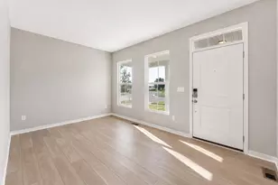 364 Oakmont Dr, Commercial Point, OH 43116 - Photo 10