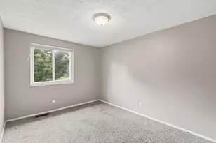 3313 Robin Hill Ct E, Columbus, OH 43223 - Photo 14