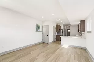 858 E Starr Ave, Columbus, OH 43201 - Photo 10