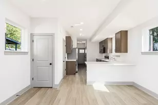 858 E Starr Ave, Columbus, OH 43201 - Photo 12