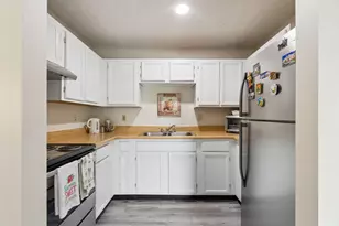 5885 Beechcroft Rd, Columbus, OH 43229 - Photo 10