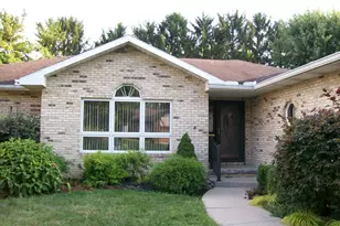 371 Lawnwood Dr, Circleville, OH 43113 - Photo 2