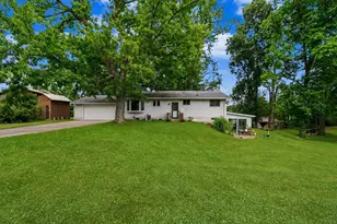 2305 Lakecrest Dr, Mansfield, OH 44903 - Photo 2