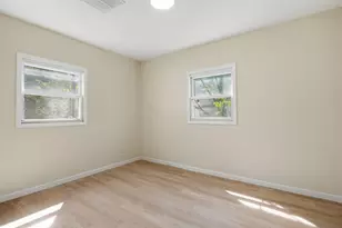 1074 S James Rd, Columbus, OH 43227 - Photo 16