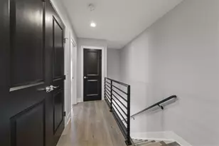 1239 Cromartie Ln, Columbus, OH 43201 - Photo 24