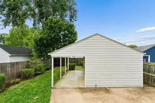 557 E Royal Forest Blvd, Columbus, OH 43214 - Photo 30