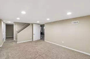 557 E Royal Forest Blvd, Columbus, OH 43214 - Photo 26