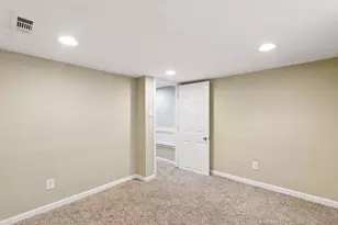 557 E Royal Forest Blvd, Columbus, OH 43214 - Photo 24