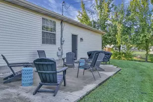 906 Lateglow Ct, Newark, OH 43055 - Photo 48