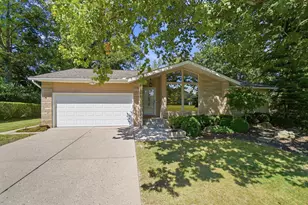 2224 Berry Hill Dr, Grove City, OH 43123 - Photo 1
