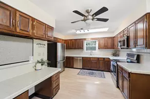 2224 Berry Hill Dr, Grove City, OH 43123 - Photo 10