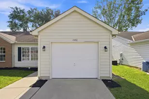 1460 October Ridge Ct, Columbus, OH 43223 - Photo 2