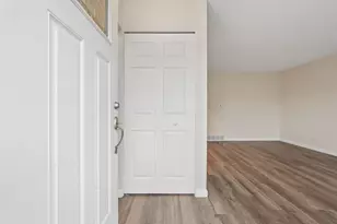 1600 Deporres Dr, Columbus, OH 43219 - Photo 8