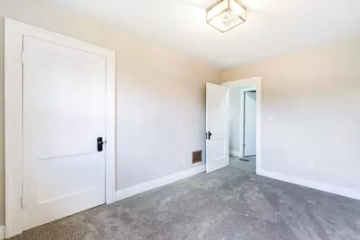 905 Leona Avenue, Columbus, OH 43201 - Photo 30