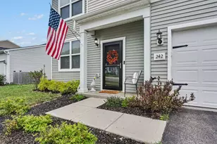 242 Dowler Dr, South Bloomfield, OH 43103 - Photo 2