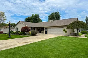402 Dogwood Ln, Carey, OH 43316 - Photo 2