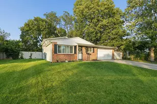 5458 Carbondale Dr, Columbus, OH 43232 - Photo 2