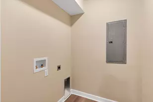 1074 Lockbourne Rd, Columbus, OH 43206 - Photo 16