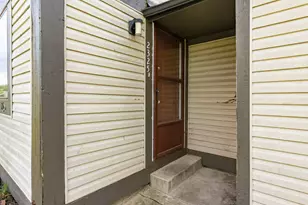 2325 Laurelwood Dr, Columbus, OH 43229 - Photo 4