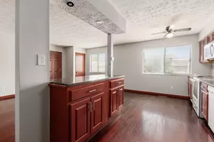 2325 Laurelwood Dr, Columbus, OH 43229 - Photo 16