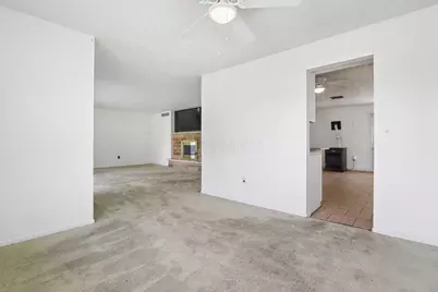 2430 W Choctaw Drive, London, OH 43140 - Photo 12